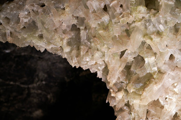 Gipskristalle in einer Höhle im Thüringer Wald