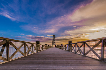Obraz premium Ponton vers la mer (Port Leucate -Occitanie-France)