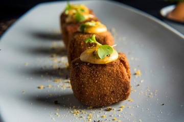 Croquetas de arroz y huevo