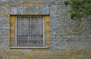 Fototapeta na wymiar Fenster in früherer sowjetischer Kaserne in Altes Lager bei Jüterbog, Land Brandenburg