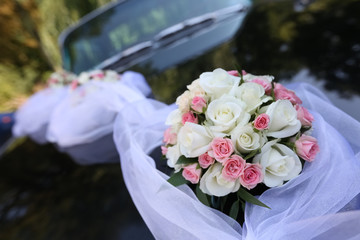 Wedding flowers, floral decorations, bride's flower bouquet