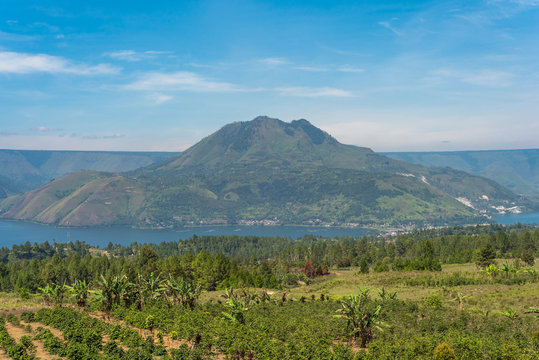 The volcano Pusuk Buhit, a 2000m high mountain at the Lake Toba, the largest volcanic lake in the world.In the Batak mythology the summit is called the birthplace of the Batak tribe