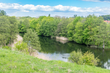 Obraz premium Spring scenery of Radunia river.