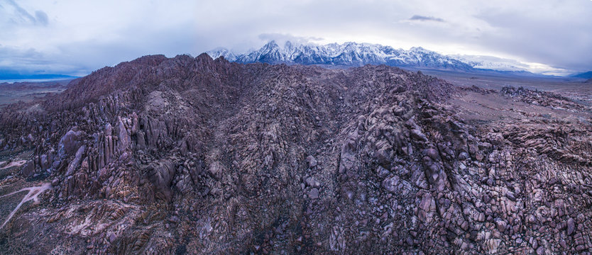 Desert Boulders in the Alabama Hills in front of contiguous Amer