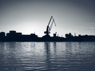 Obraz premium cranes in the harbor