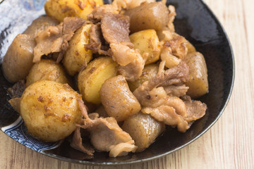豚肉とジャガイモの炒め物