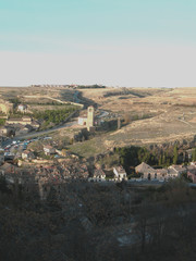 Fototapeta premium vista de la parte baja de la ciudad de Segovia.