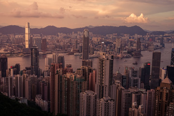 Fototapeta na wymiar ヴィクトリア・ピークから見える香港の高層ビル群