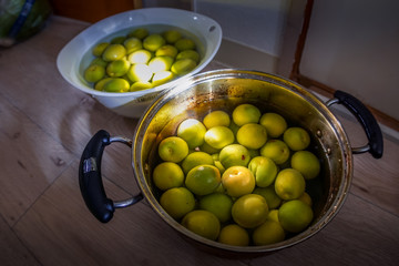 梅のアク抜きのイメージ