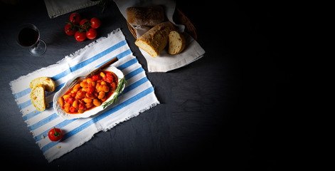 Gigantes Plaki - Baked beans in tomato sauce