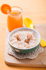 A bowl of walnut porridge

