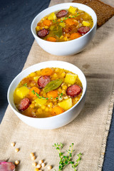 Hearty pea soup after grandmas rezept