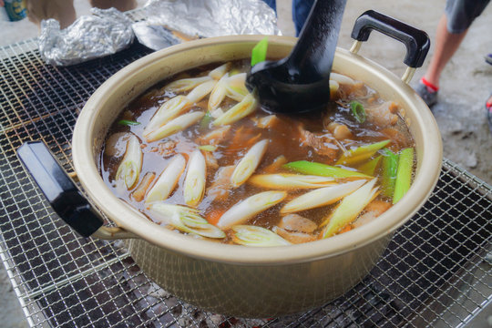 芋煮会（東北名物）のイメージ