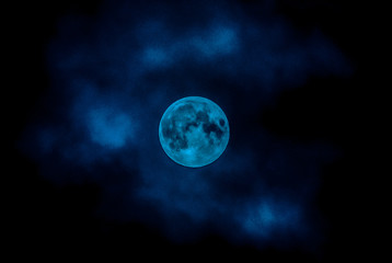 Obraz na płótnie Canvas 美しい満月のイメージ