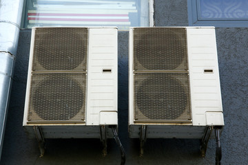 Office air conditioners for ventilation and air cooling, or heating the room