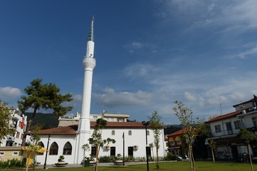 Obraz premium Hafs Sultan Kervansaray Mosque in the sea city of Marmaris. Turkey