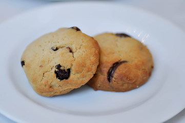 chocolate cookie and raisin cookie , cooky