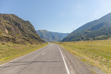 Naklejka premium Summer in Altai Russia, road to Altai Mountains, Beautiful summer viewof Altai mountains.