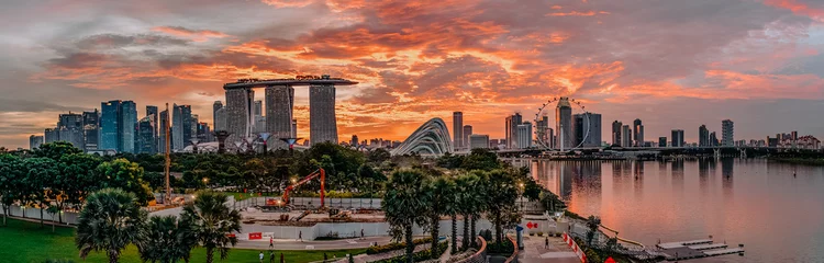 Gordijnen Singapore Marina Bay Zonsonderganglandschap © Gary