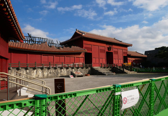 修復中の首里城
