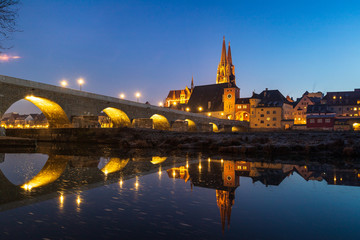 Regensburg e Danubio di sera