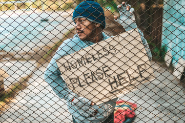 Beggars that stick to the grill with homeless messages please help.