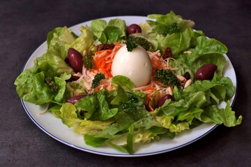 Une salade végétarienne.