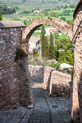 arco medievale a Spello