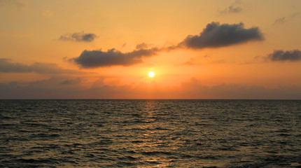 Fototapeta premium susnet over sea