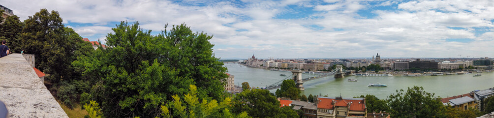 Obraz premium Panoramic view from Fisherman's Bastion in Budapest city, Hungary
