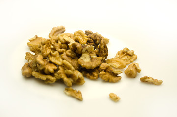 puñado de nueces españolas peladas