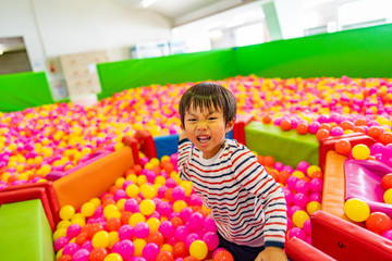 子供のボールプール