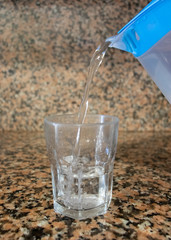 Llenar vaso de agua