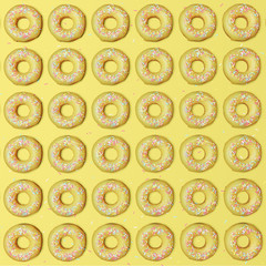 Donuts pattern seamless | yellow 