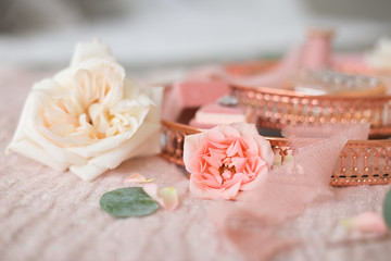 The details of the wedding morning: flowers, decorations, jewelry, ribbons, etc.