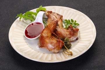 Roasted rabbit legs