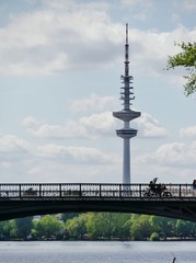 Fernsehturm hinter Außenalster © Clarini