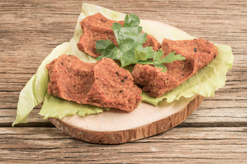 Turkish appetizer made of raw minced meat and spices