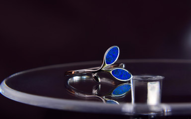 .Lapis leaf ring.Is a white gold ring Decorated with beautiful Lapis Lazuli