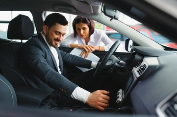 The seller and the buyer in the auto show