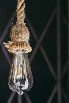 Ampoule à filaments - Eclairage d'intérieur décoratif au style industriel
