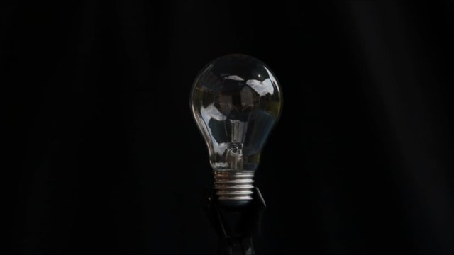 Gl&uuml;hbirne zerspringt