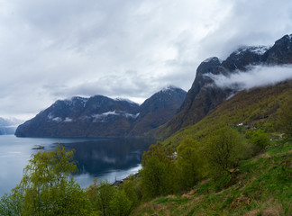 Naklejka na ściany i meble Widok na Aurlandsfjord z punktu widokowego Stegastein