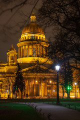 the cathedral of st petersburg at night