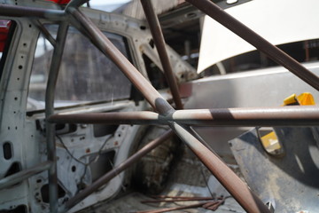 Race car's roll cage design