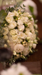 Obraz na płótnie Canvas Decorations wedding table with flowers white roses.