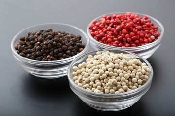 ペッパー粒(ブラック・ホワイト・ピンク)