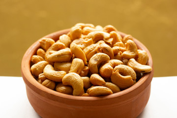 roasted cashews nuts in bowl