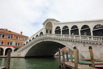 Naklejka na ściany i meble Rialto bridge without people because of the quarantine caused by