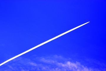Aircraft vapour trails